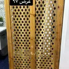 للبيع كنب اثنين رمادي وباطرمه وبارتشن روشان قطغتين كل قطعه
