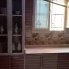 دولاب مطبخ ومخاد ملكيه وطاوله ضيافه