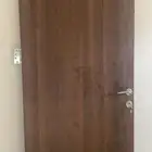 باب خشب جديد لم يستخدم