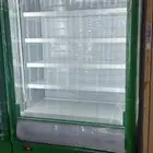 ثلاجه عرض مكشوف