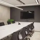 أثاث مكتبي متين بتصاميم عصرية