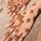 نقش حناء خفيف ثقيل على حسب الرغبه