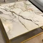 طاولة جميلة للبيع غير مستخدمه