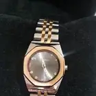 ساعة نسائي ومراية ووحدة تخزين ادراج خشب