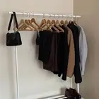 حامل ملابس ايكيا لون ابيض .