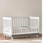 سرير اطفال نظيف