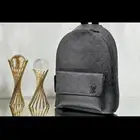 شنط ظهر ماركة مقلدة LV