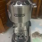 ماكينة قهوة Delonghi مع الأغراض
