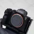 كاميرا سوني a7ii للبيع مستخدمة نظيفة مع ملحقاتها