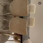 طاولة طعام مع كراسي
