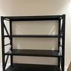 رفوف بيت مستودع محل