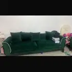 كنب جديد لون زيني من تحت خشب