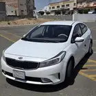 كيا سيراتو.