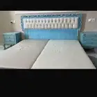 سرير البيع مع الطاوله