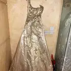 فستان فخم للبيع
