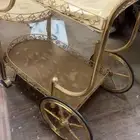 عربة تقديم طعام
