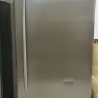 ثلاجة للبيع