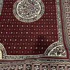 مجموعه من الفرشات وصيدليه .لباد .ديكور خشب