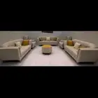 للبيع كنب 3 قطع وطاولة