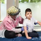 علاج طبيعي للأطفال بالجمش