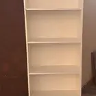 دولاب كتب و مكتب بحاله جيده