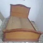 سرير خشب متر و نصف عرض في طول مترين _نفر و نصف _150 سم عرض