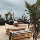تنفيذ المظلات الريفية والجلسات البحرية لشاطئ البحر