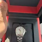 ساعة للبيع