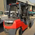 للبيع رافعة شوكية بنزين وغاز تايوتا رافعه فوركلفت