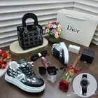 شنط وشوزات ماركات