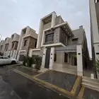 للبيع فيلا دورين وملحق وسط جميع الخدمات شارع20م حي درةالموسى
