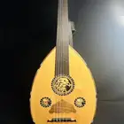 عود موسيقي حجم صغير فئة متوسطة وظهر مبطط مضغوط جديد للبيع