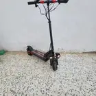 سكوتر وحش مستخدم نضيف والمقعد موجود