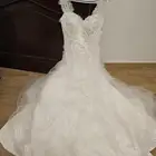 فستان ابيض جديد بسعر رائع