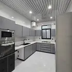 للبيع شقه ارضي 6غرف VIP حوش ومدخل سياره مطبخ جاهز احد رفيده