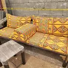 طاولات وكراسي