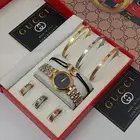 طقم نسائي قوتشي ساعة مع ثلاث أساور و خواتم مع إسورة خيط السع