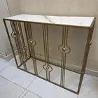 طاولة مدخل وسرير اطفال