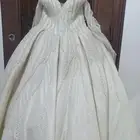 فستان زفاف مستعمل للبيع 300