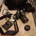 كاميرا كانون 650  نظيفه كما واضح في الصور شبه جديده