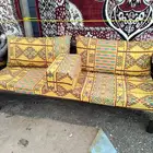 كراسي وطاولات