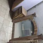 سرير ومجلدات