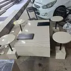 طاولات وتسريحات