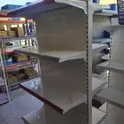 رفوف بقالات ومستودعات