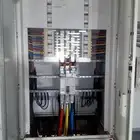 معلم كهربائي وتركيب كاميرات فريق كامل متخصص مجال الكهربا