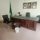 مكاتب مستخدمه مع الكنبات تم البيع