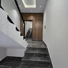 للبيع روف علوى مع ملحق مدخل مستقل 8غرف VIP أبها المحالة