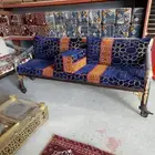 طاولات وكراسي