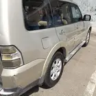 جيب باجيرو اربعة ابوب 2010