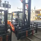 يوجد لدينا رافعات شوكيه مستورده نضيفه